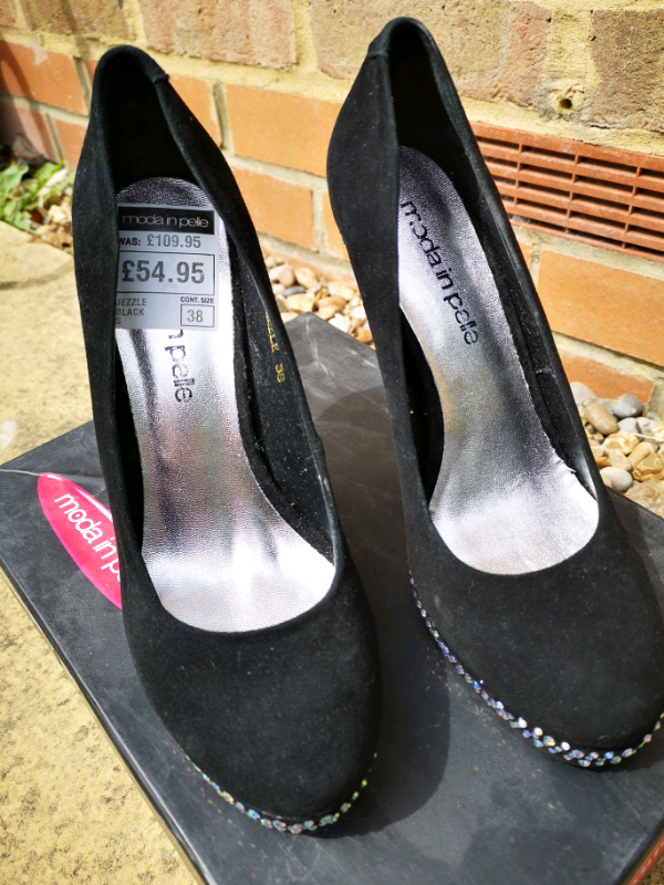 Women's shoes. 