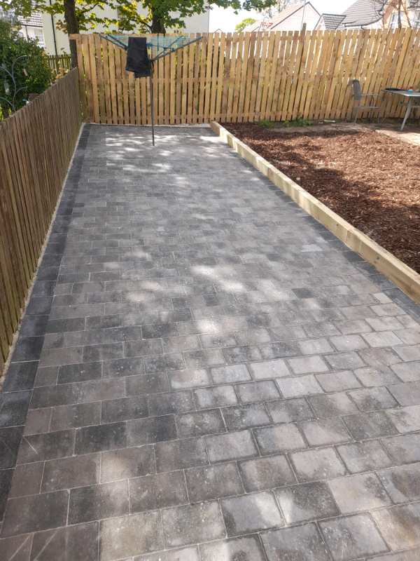 Paving patios tarmac Garden tidy ups fenceing turfing Slabing
