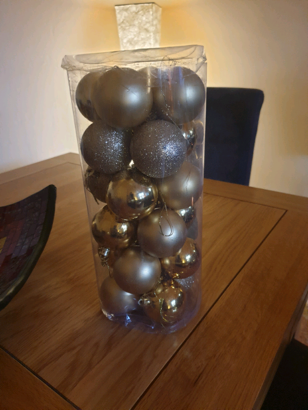 Never Used 24 Christmas Tree Gold Baubles