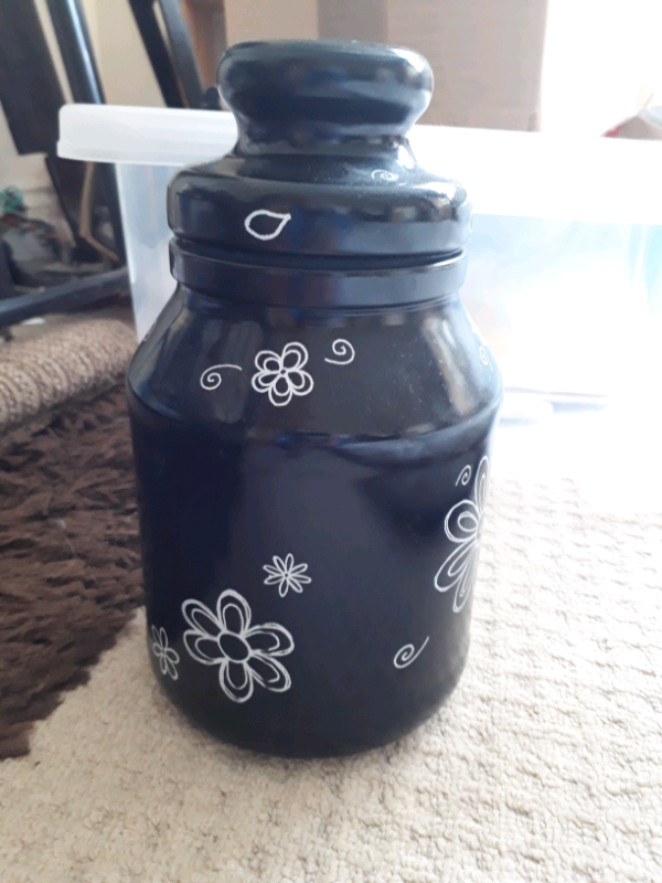 Decorative glass jar 