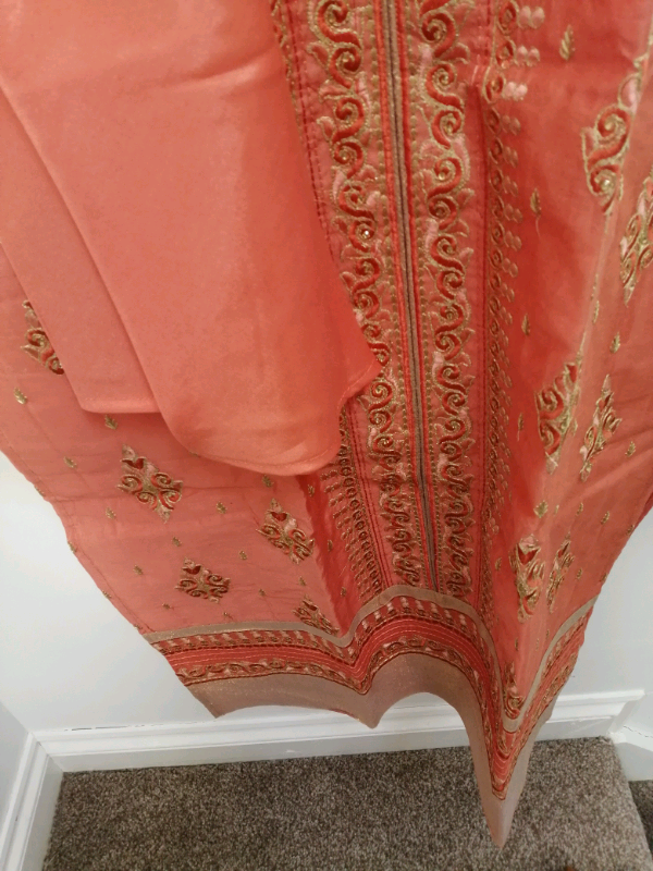 Silk suit size 16/18