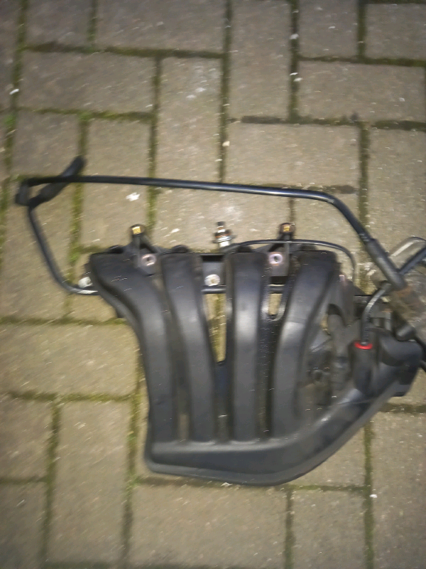 Mini Cooper R50 2006 throttle body and inlet manifold 
