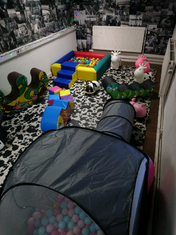 Softplay and bouncy castle party hire 