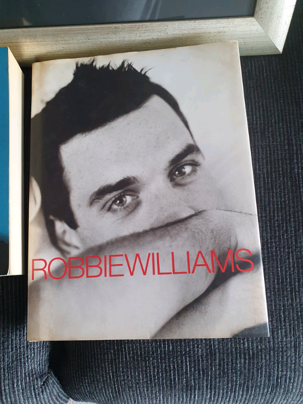 Robbie Williams picture and 2 books