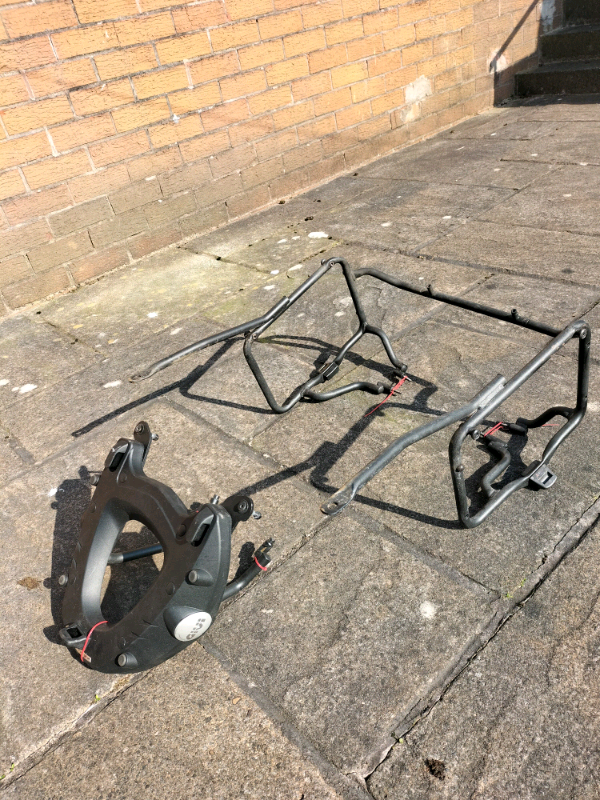 BMW R1200GS Givi Monokey frame