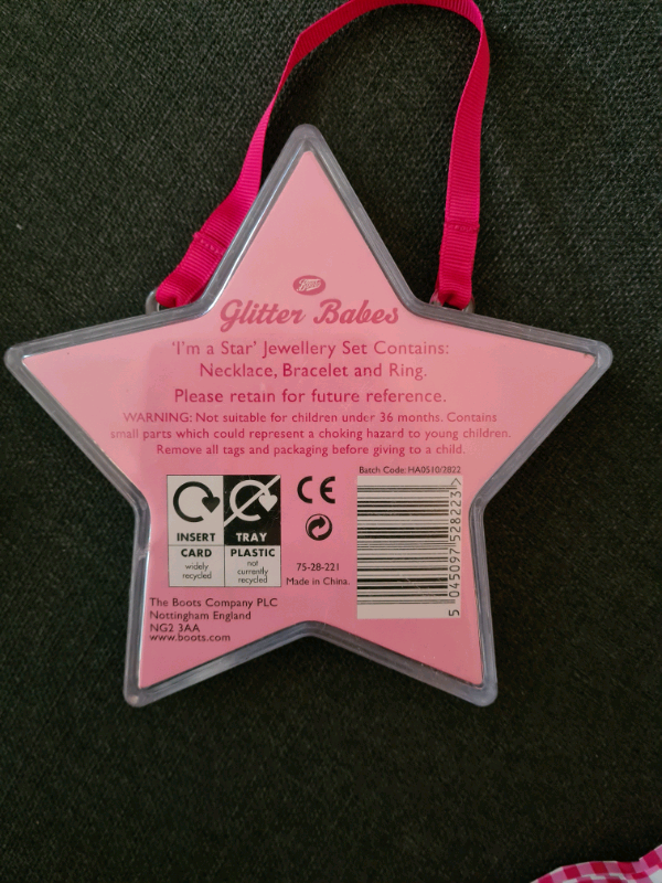 Brand new Glitter babes jewellery set with Necklace bracelet and ring