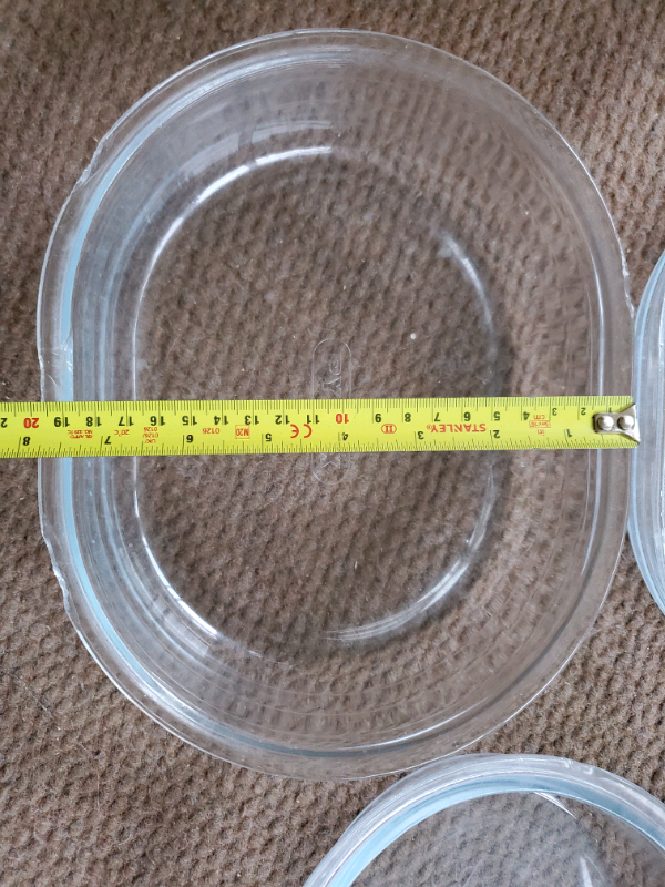 2x pyrex dishes