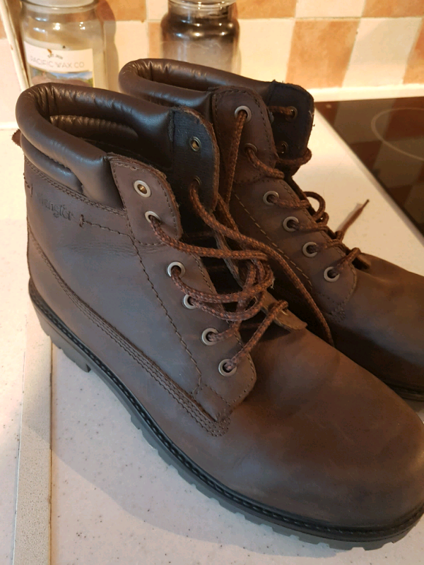 mens wrangler boots size 10. Fantastic barely used condition. So good | in  Middleton, West Yorkshire | Gumtree