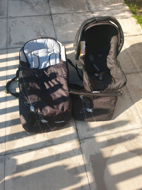 image for Mothercare moses basket and carrier/seat