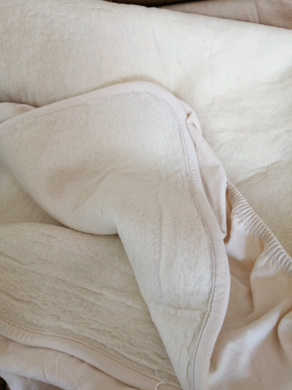Merino lambs wool underlay double under blanket 
