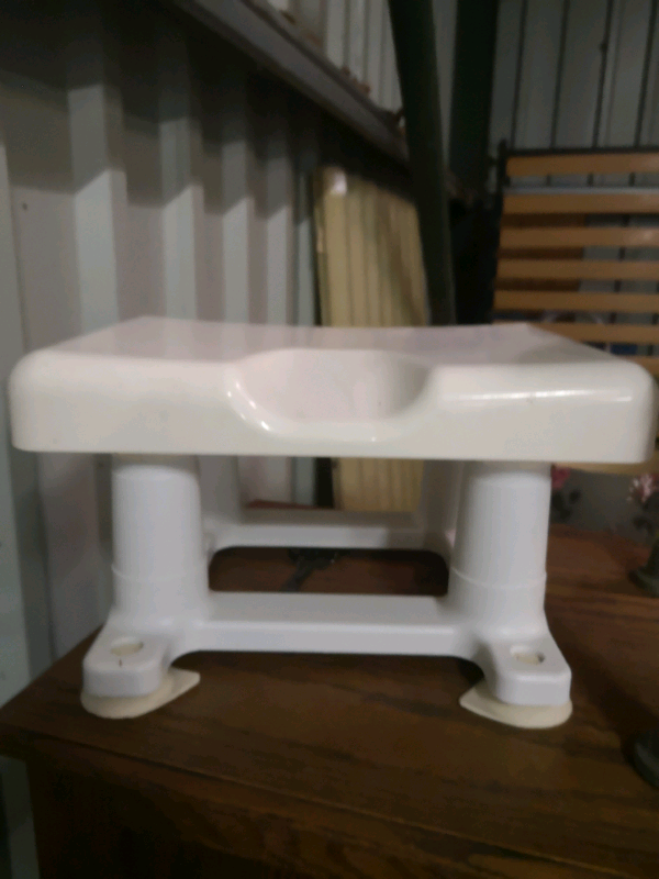 Bath stool mobility aid