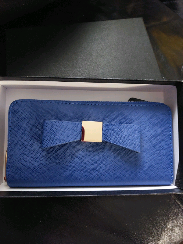 Ladies purse brand new in box. Blue 