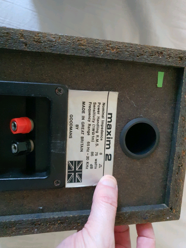 Good maxim 2 stereo speakers please read