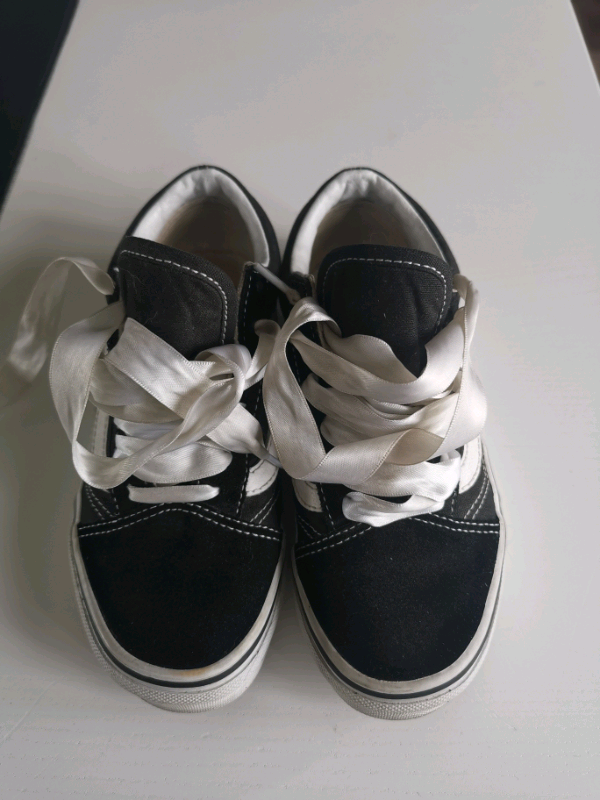 Vans kids shoes size uk2 