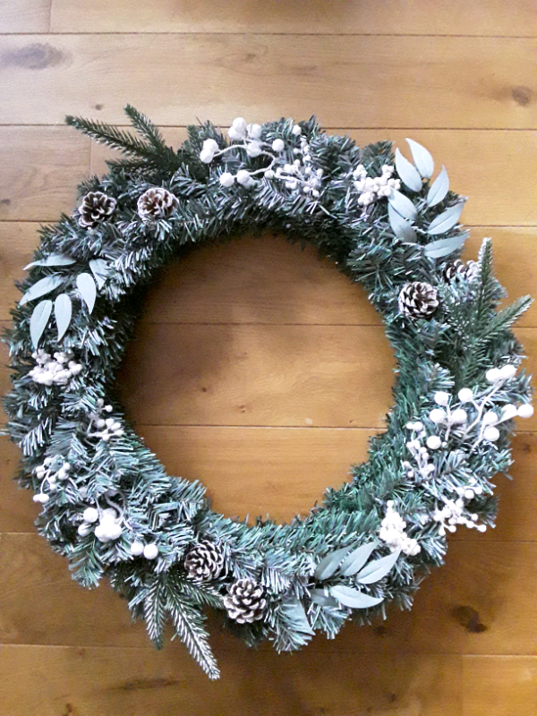 24" Nordic white bauble Christmas wreath 