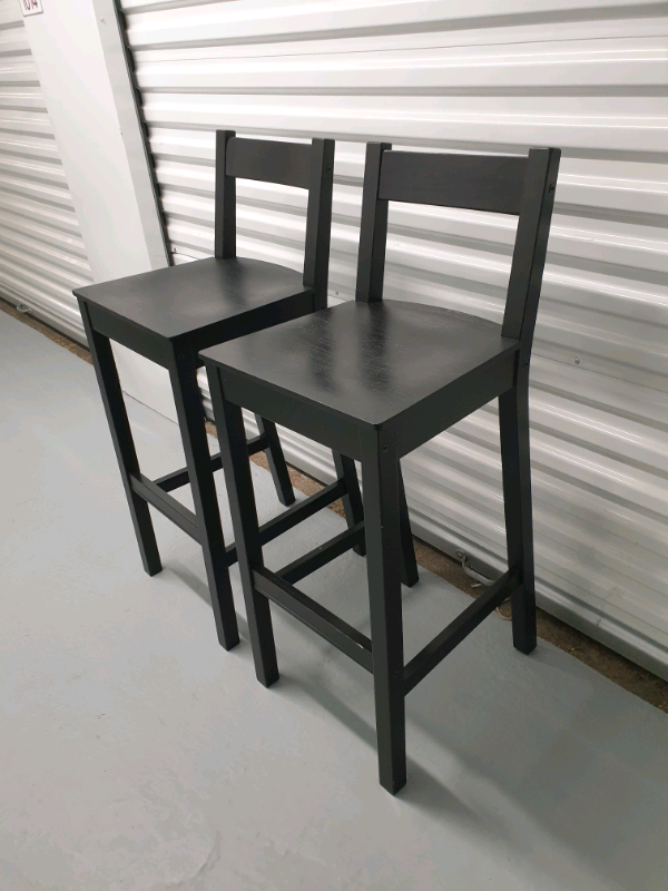 Breakfast bar dining table and chairs 