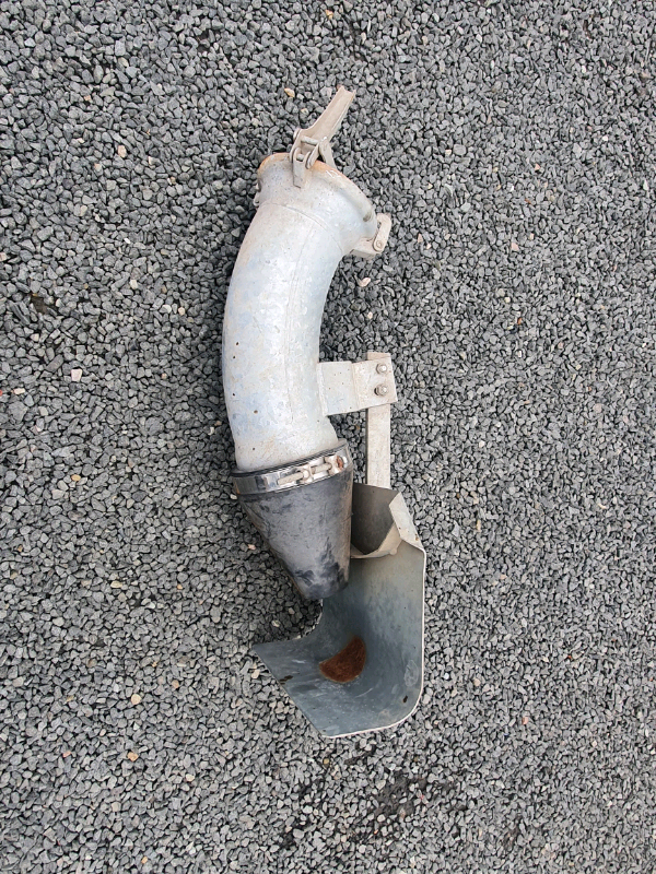 Tractor slurry tanker spread plate 