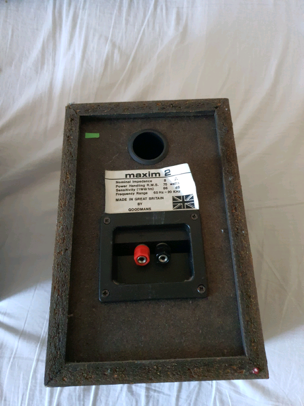 Good maxim 2 stereo speakers please read