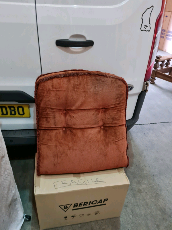3 seater sofa & 2 Chairs