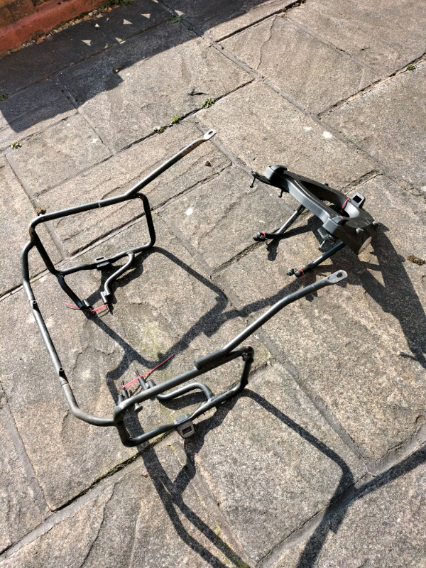 BMW R1200GS Givi Monokey frame