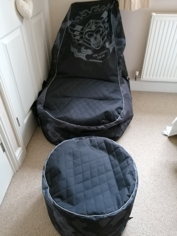 Call of Duty Gaming Beanbag and footstool - like new! 