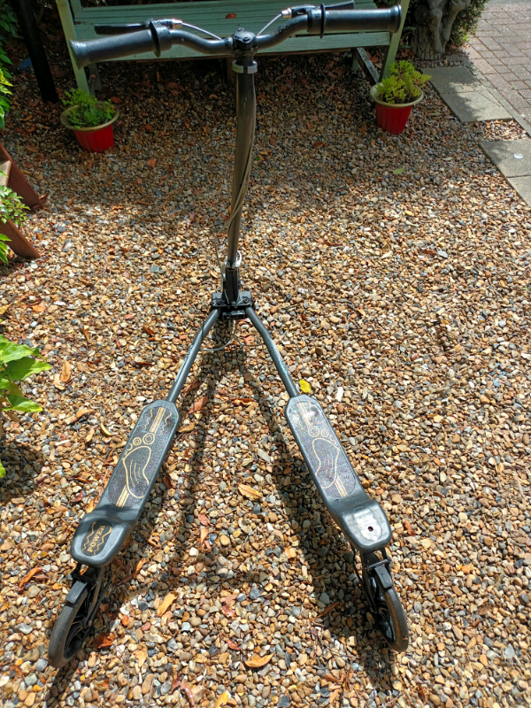 Scissor scooter