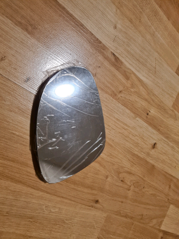 image for Volkswagen Golf wing mirror glass with base heated