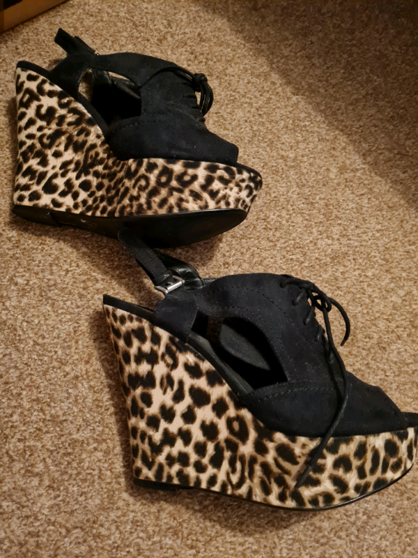 image for GORGEOUS BANK WEDGES