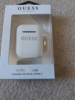 Guess Airpods New case white