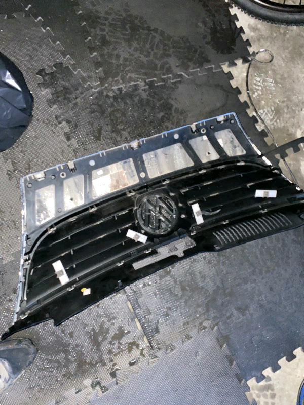 VW EOS FRONT GRILL 
