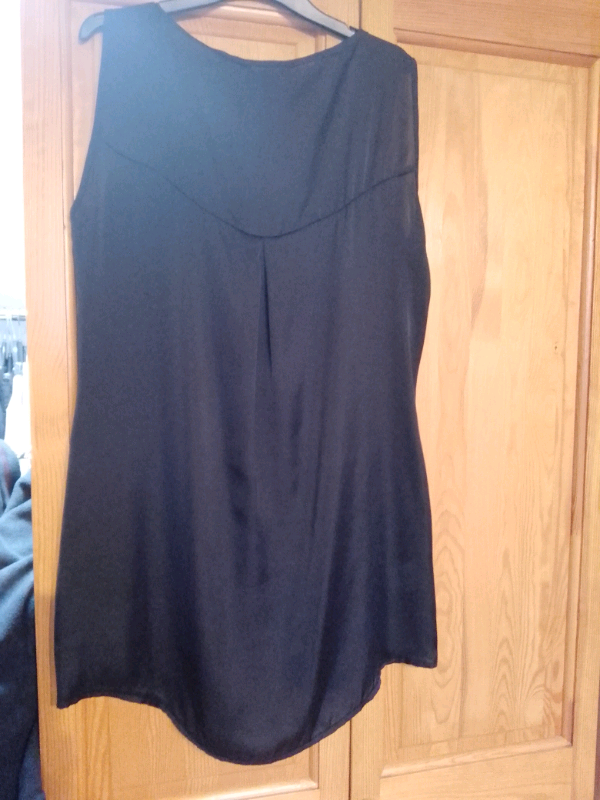 NEW BLACK TOP WITH TAGS size 16