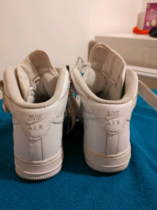 Nike trainers size 5 UK. Good condition. 