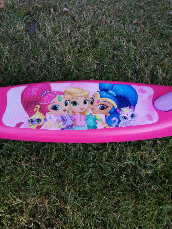 Shimmer & Shine scooter. Boxed & instructions. 