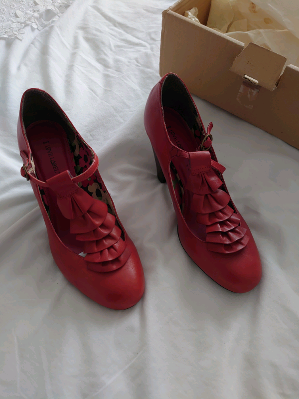 Love Label, Red, 3.5 inch heel shoes, size 6