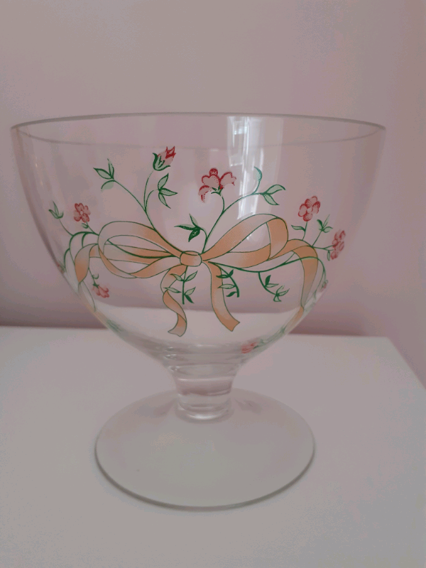 image for Footed fruit bowl 