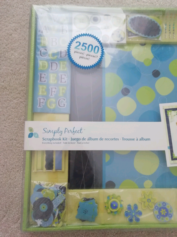 Complete scrapbook making kit - 2500 pieces - art and crafts