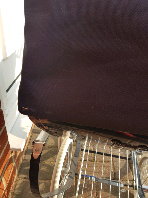 Dolls silver cross pram 
