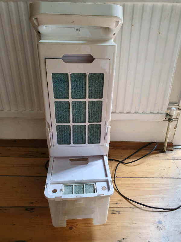Portable AirCooler with 3 fan speeds, timer & mode settings