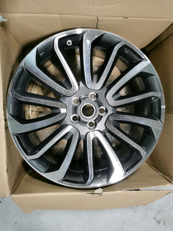 image for 22inch Range Rover Autobiography alloy wheel