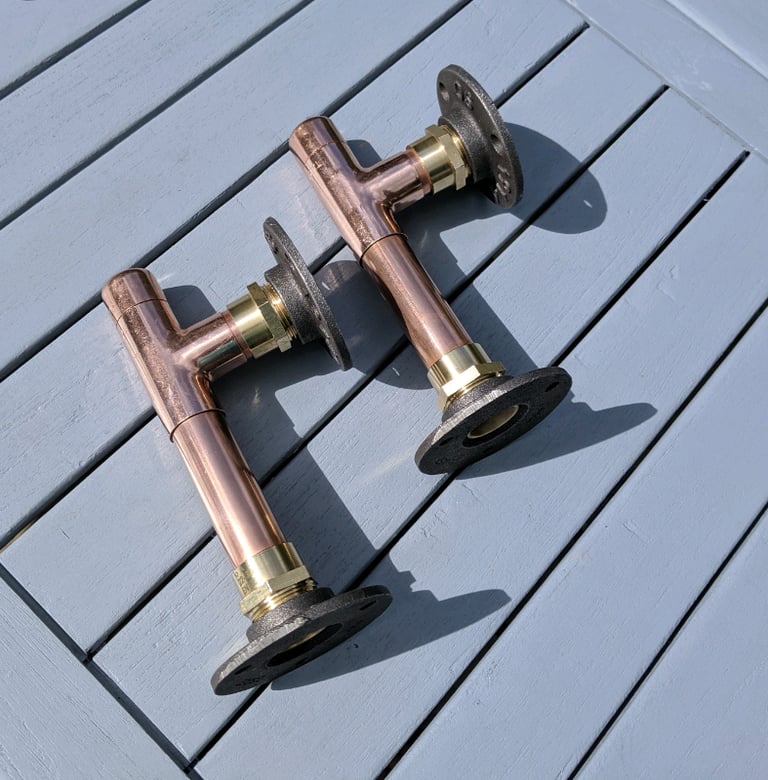 Industrial Designed T JOINT Copper Pipe Shelf Brackets 
