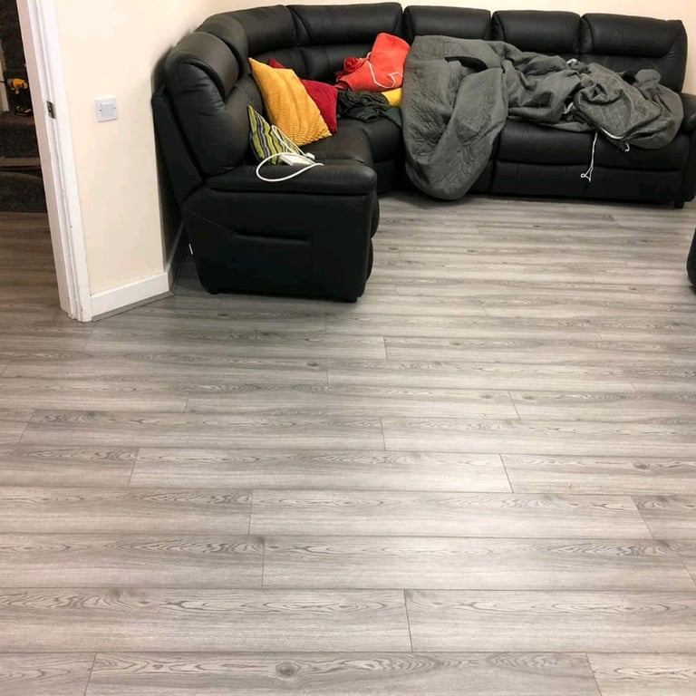 💥🌟 THIS LOVELY GREY 8.3MM LAMINATE ONLY £14.99 A PACK THIS SUNDAY 🌟