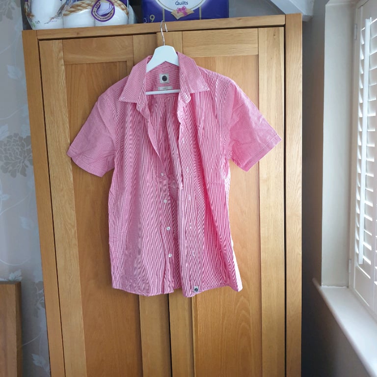 image for Pretty green shirt