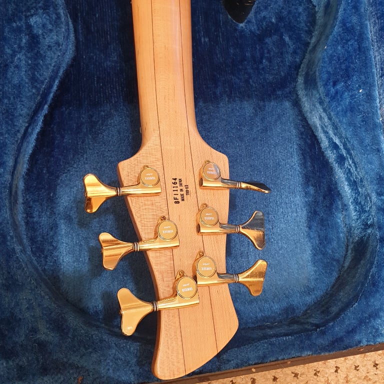 YAMAHA TRB-6 II 6-string bass Guitar 