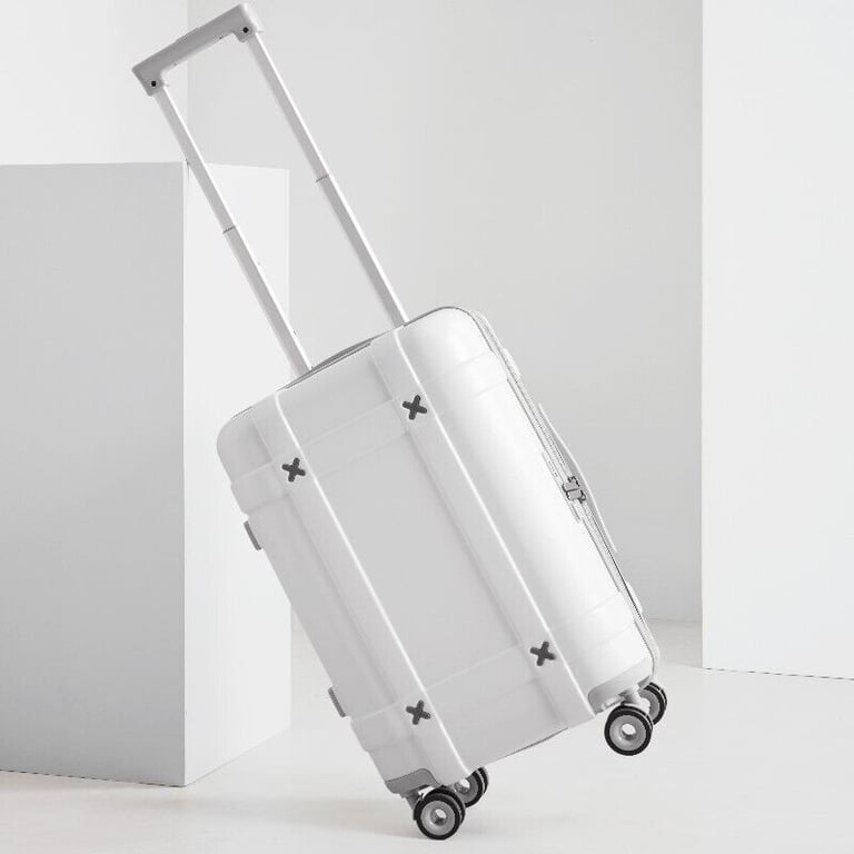 Big sale J L Y  light weight Suitcase, good quality,24 inch for ￡28
