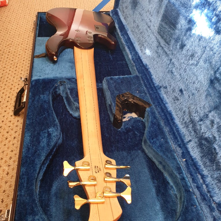 YAMAHA TRB-6 II 6-string bass Guitar 