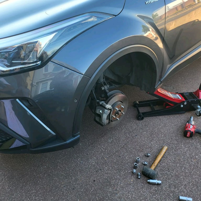 Mobile Tyre Fitter - Kilburn, London / NW22RE