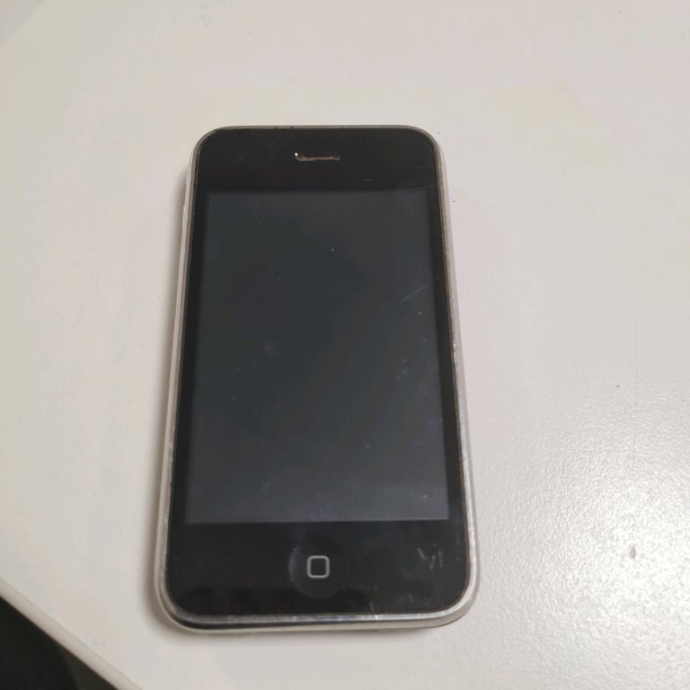 SPARES OR REPAIRS / Iphone 3G / turns on then off again 