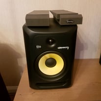 2 speakers and subwoofer