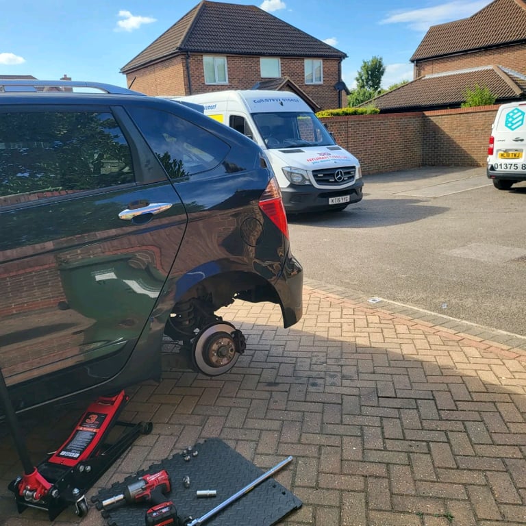 Mobile Tyre Fitter - Kilburn, London / NW22RE