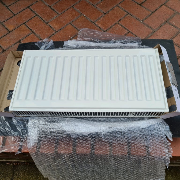 image for KUDOX RADIATOR 300 H x 600mm L NEW